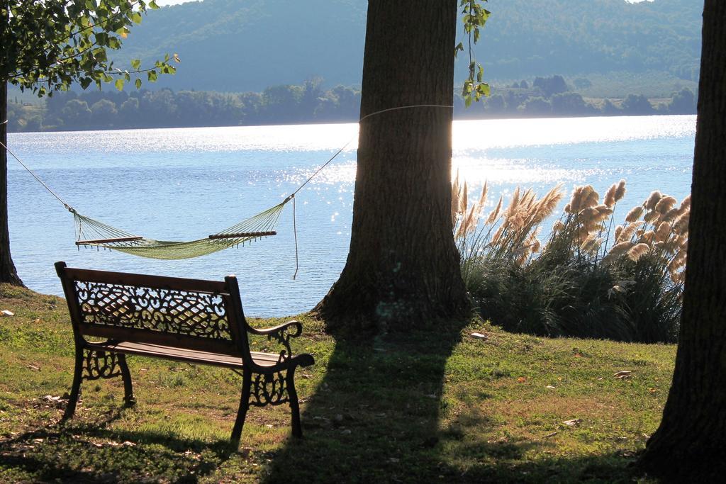 Il Castoro Di Martignano Villa Anguillara Sabazia Luaran gambar